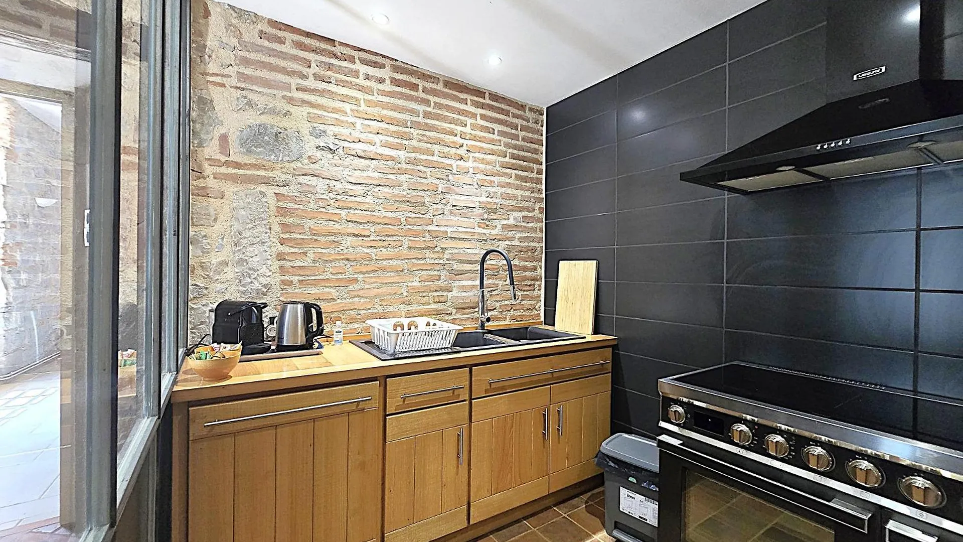 Casa de Férias Magnifique Villa En Pierres Au Coeur De Saint Antonin Noble Val - Piscine Et Jardin Prives -10 Personnes França