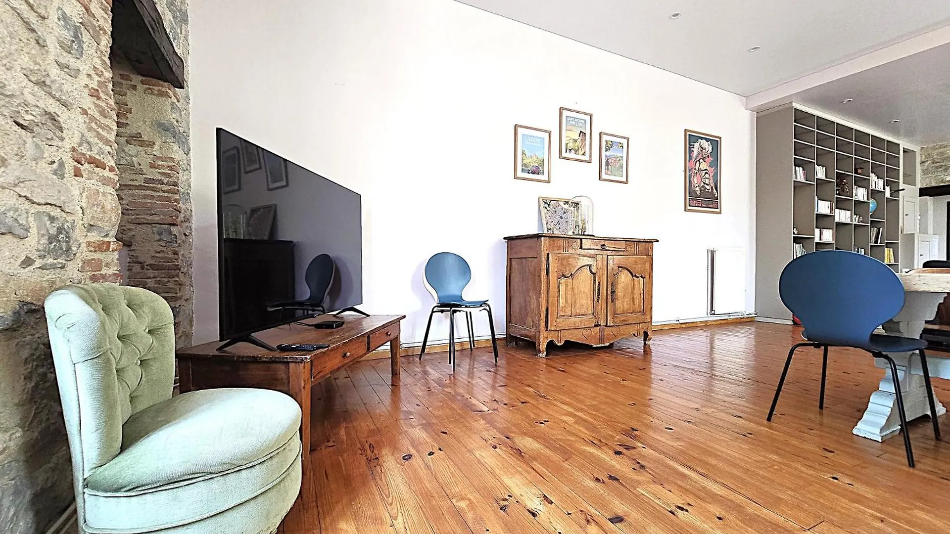 Casa de Férias Magnifique Villa En Pierres Au Coeur De Saint Antonin Noble Val - Piscine Et Jardin Prives -10 Personnes