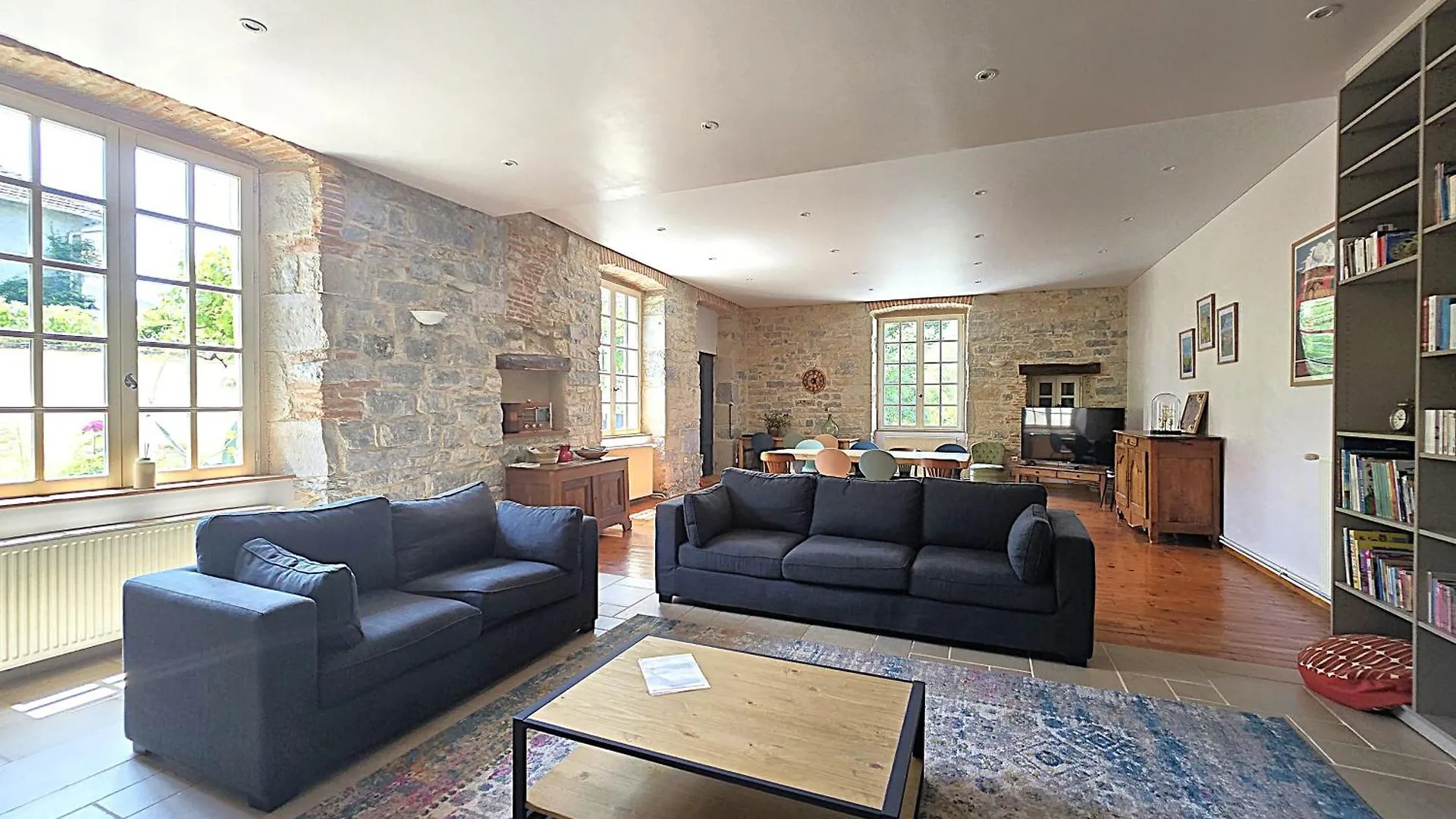 Casa de Férias Magnifique Villa En Pierres Au Coeur De Saint Antonin Noble Val - Piscine Et Jardin Prives -10 Personnes França